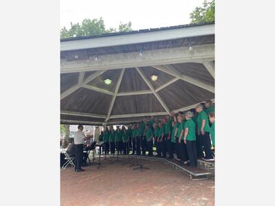 The Hibernian Festival Singers Perform at the Bay Shore Art Festival